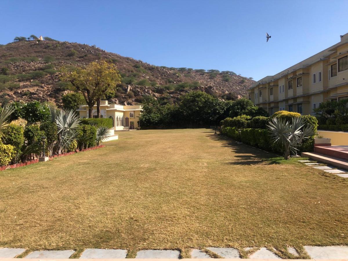 Hotel Raj Bagh Palace Jaipur Eksteriør billede